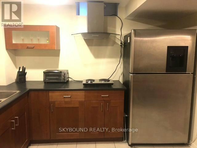 BASEMENT APARTMENT-4833 Wild Rose Street, Mississauga, ON, L5M 5M8 4
