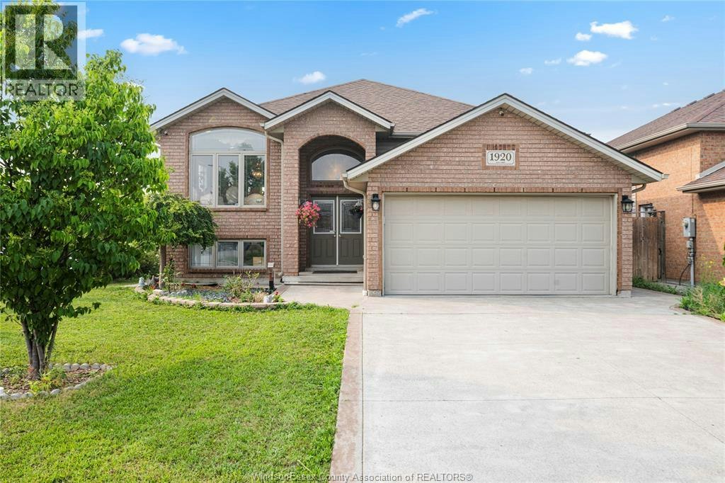 1920 Manitoba Street, Windsor, ON, N9B 3H8
