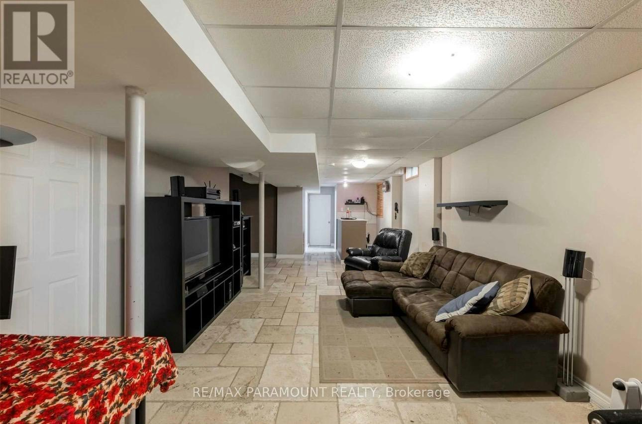 26 Ural Circle, Brampton, ON, L6R 1H3 - 13