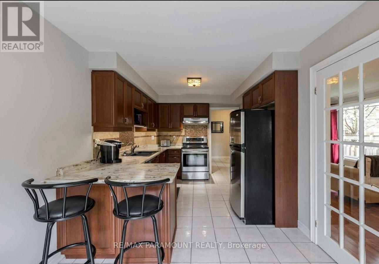 26 Ural Circle, Brampton, ON, L6R 1H3 - 4