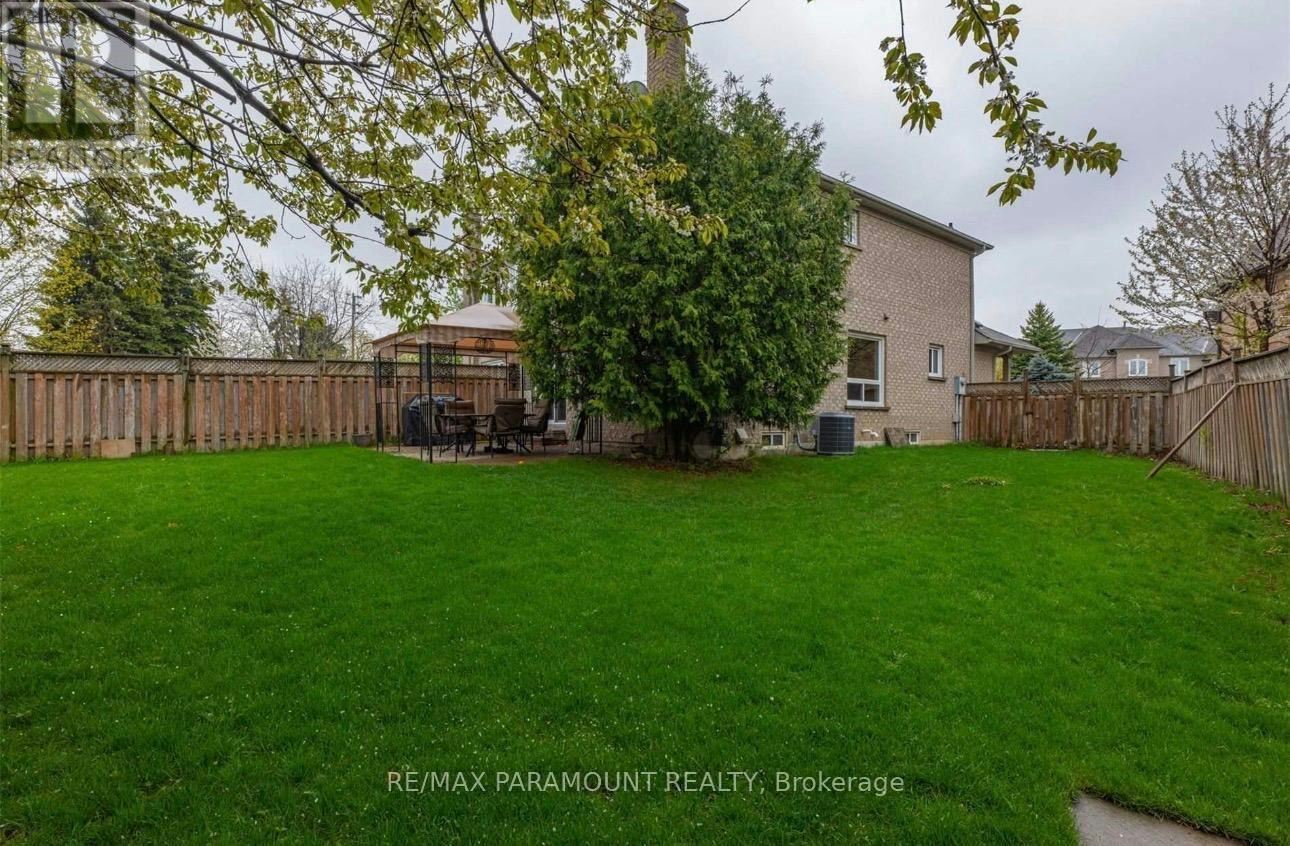 26 Ural Circle, Brampton, ON, L6R 1H3 - 15