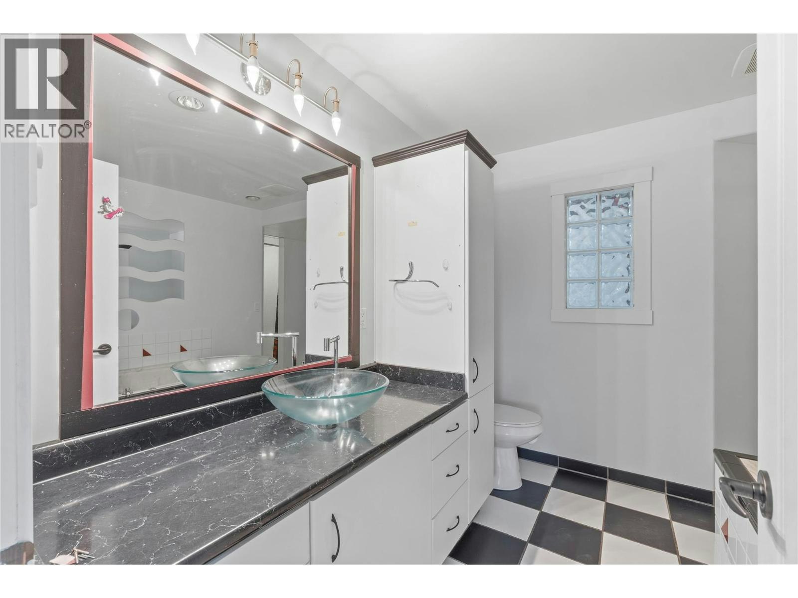 803-15 Hudson's Bay Trail, Kamloops, BC, V2C 6S6 - 40