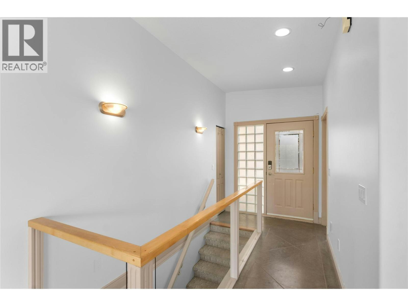 803-15 Hudson's Bay Trail, Kamloops, BC, V2C 6S6 - 17