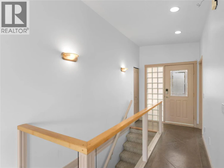 803-15 Hudson's Bay Trail, Kamloops, BC, V2C 6S6 - 17