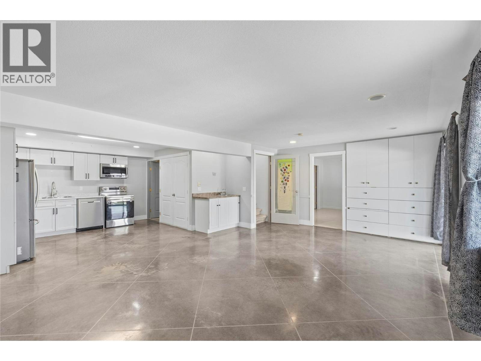 803-15 Hudson's Bay Trail, Kamloops, BC, V2C 6S6 - 32