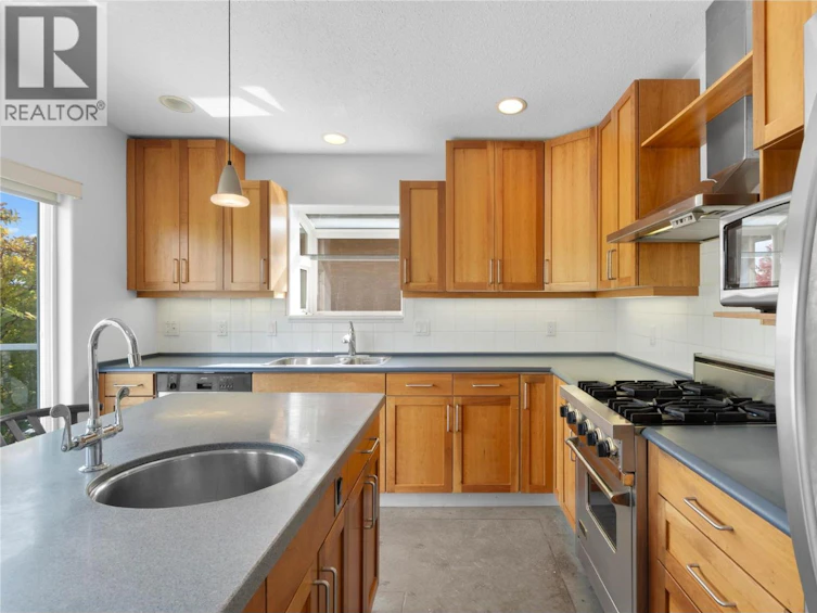 803-15 Hudson's Bay Trail, Kamloops, BC, V2C 6S6 - 4