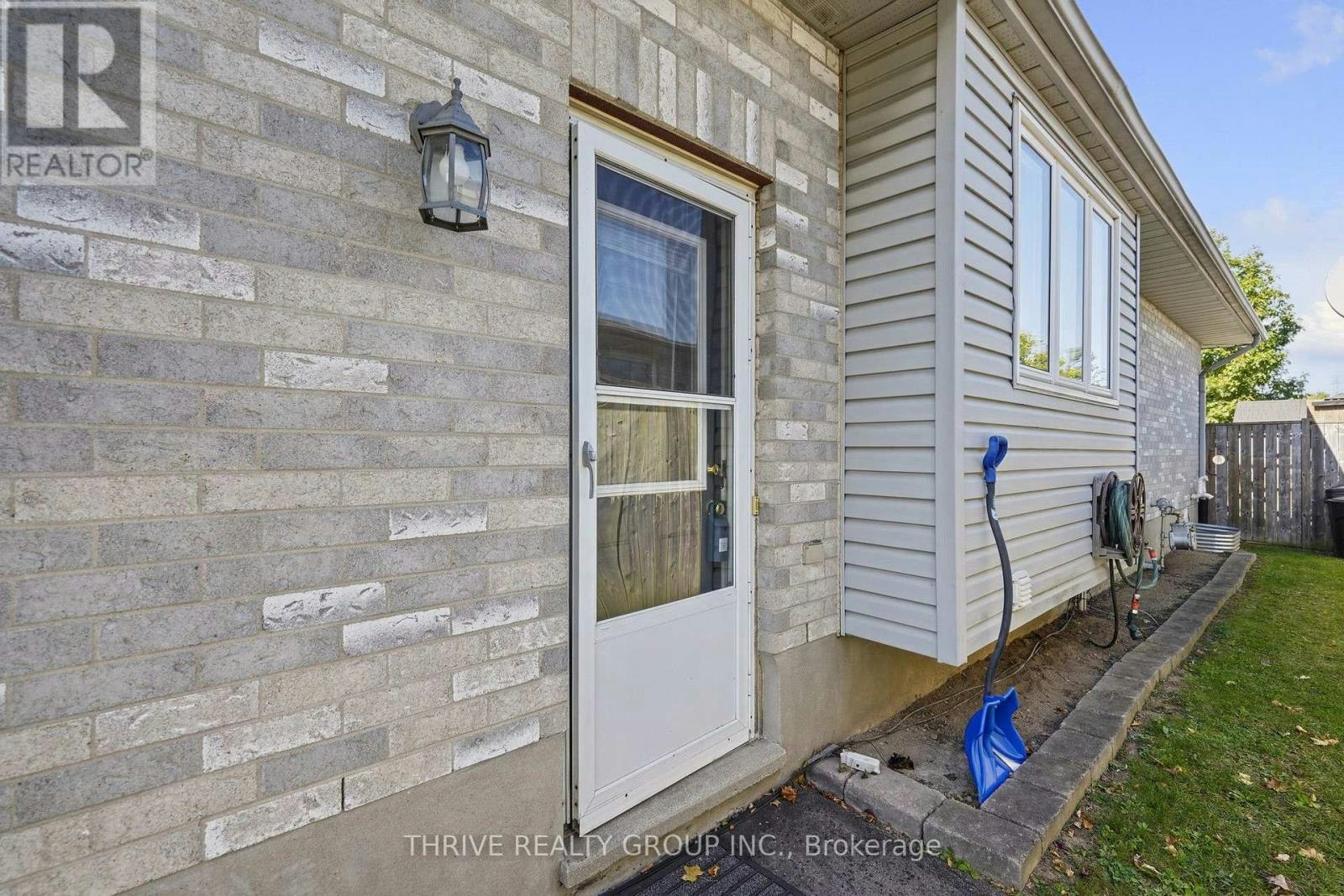LOWER-9 Sanders Court, St. Thomas, ON, N5P 4J9 - 2