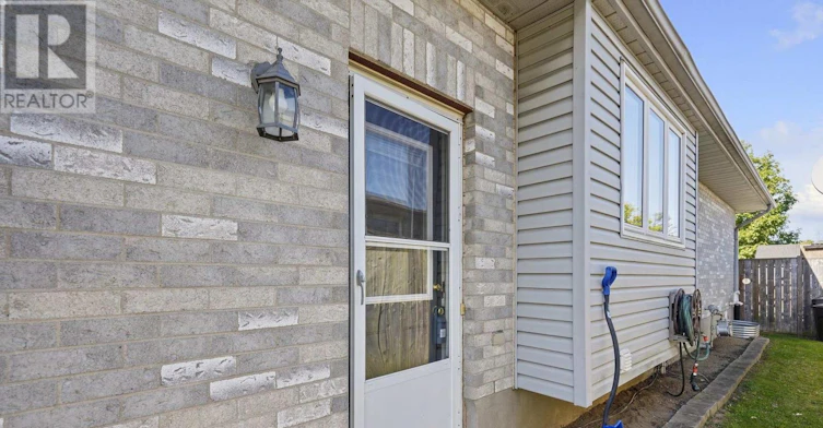 LOWER-9 Sanders Court, St. Thomas, ON, N5P 4J9 - 2