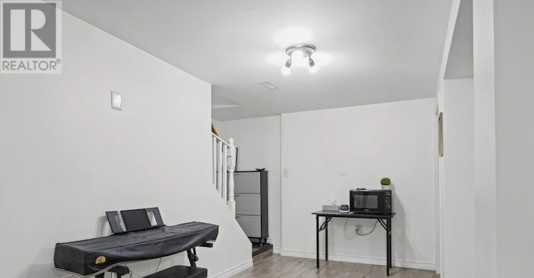 LOWER-9 Sanders Court, St. Thomas, ON, N5P 4J9 - 5