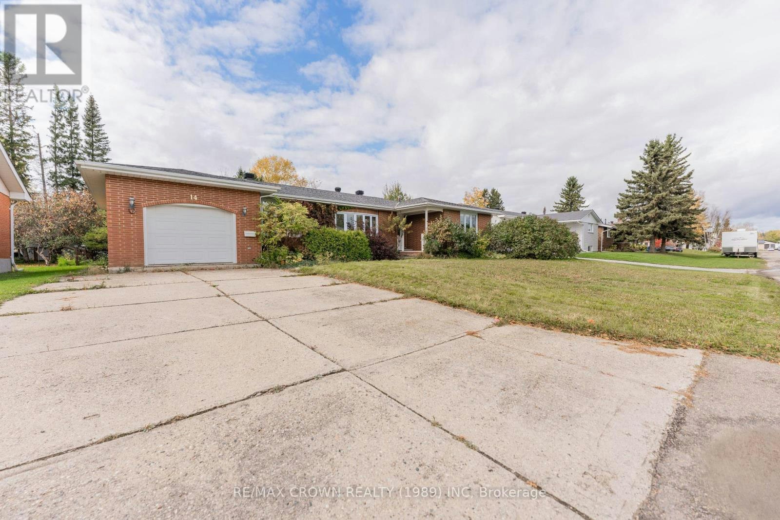 14 Kennedy Avenue, Kapuskasing, ON, P5N 1M2