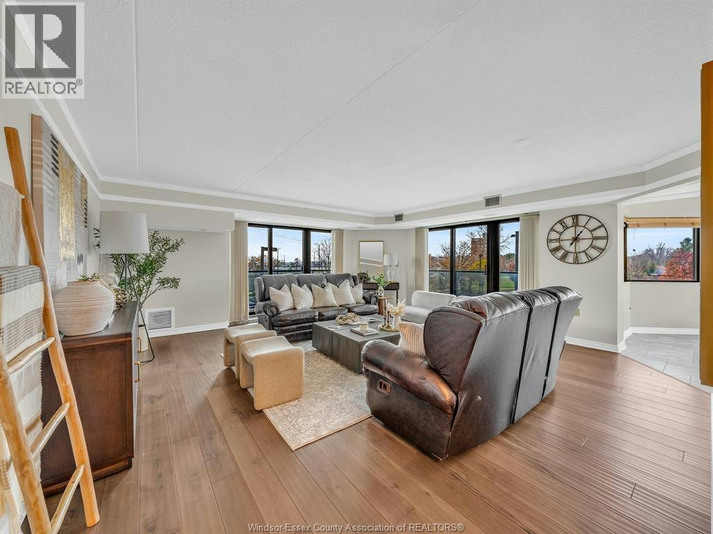 201-109 Robson Road, Leamington, ON, N8H 3V4 - 4
