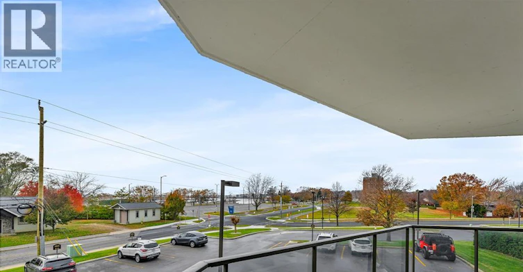 201-109 Robson Road, Leamington, ON, N8H 3V4 - 2