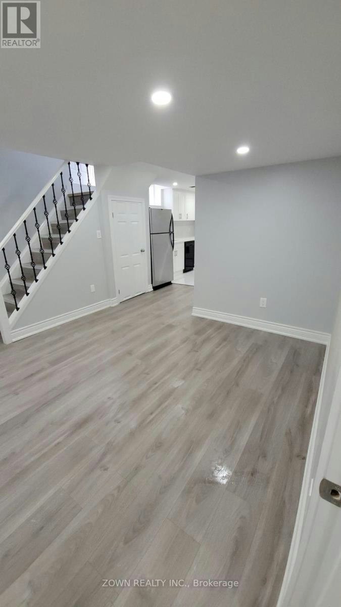 1668 Portland Court, Pickering, ON, L1V 5L4 - 4