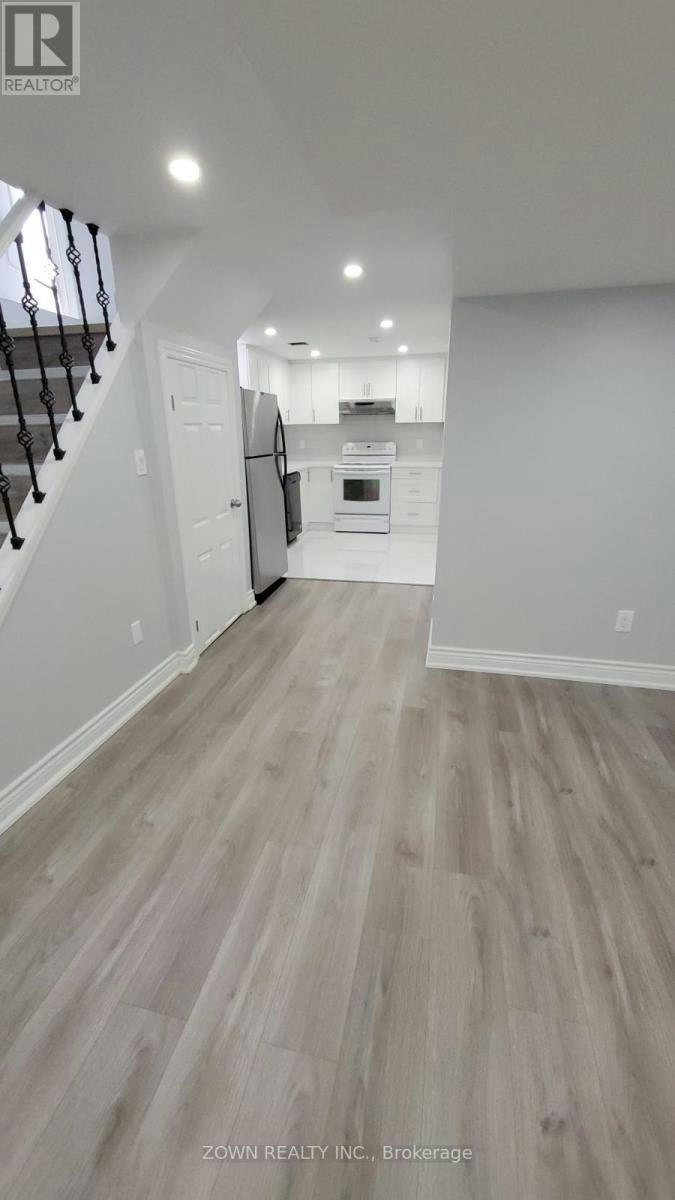 1668 Portland Court, Pickering, ON, L1V 5L4 - 8