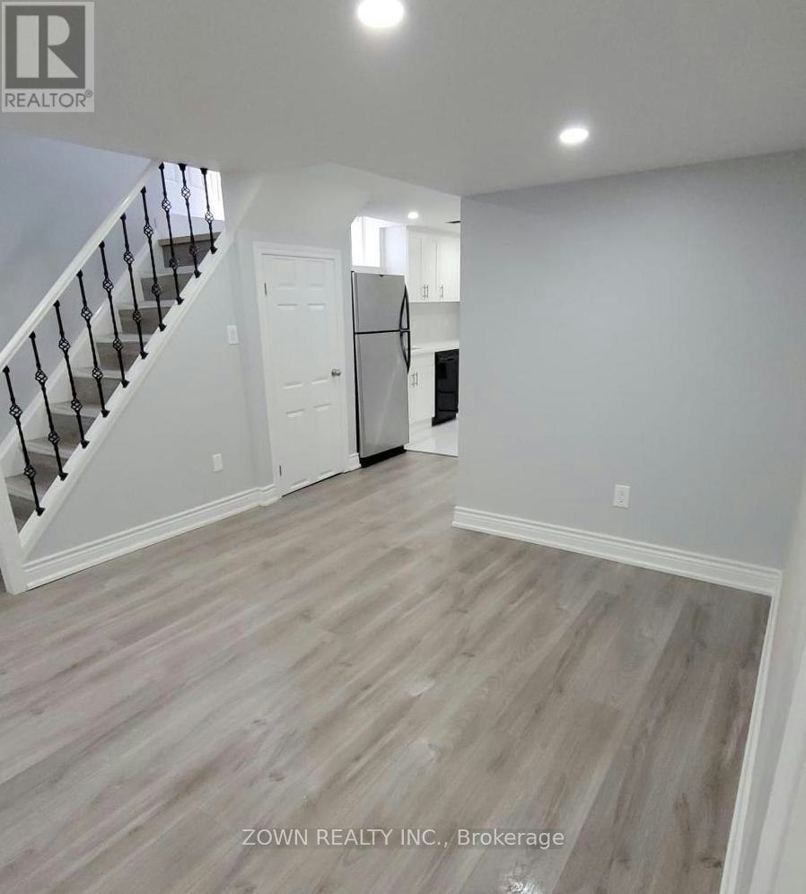 1668 Portland Court, Pickering, ON, L1V 5L4