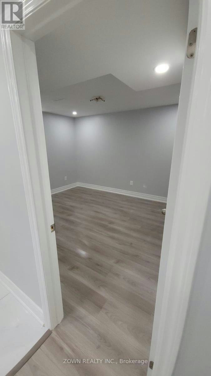 1668 Portland Court, Pickering, ON, L1V 5L4 - 11