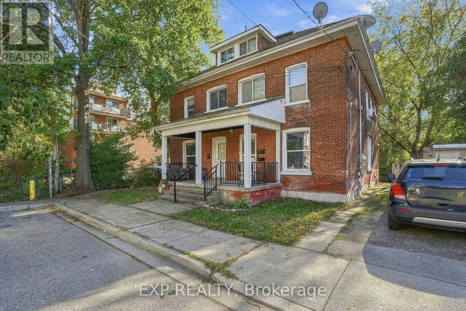 11 Hart Street, Brantford, ON, N3T 3S9