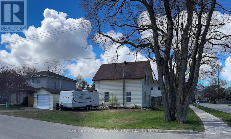 469 Robert Street