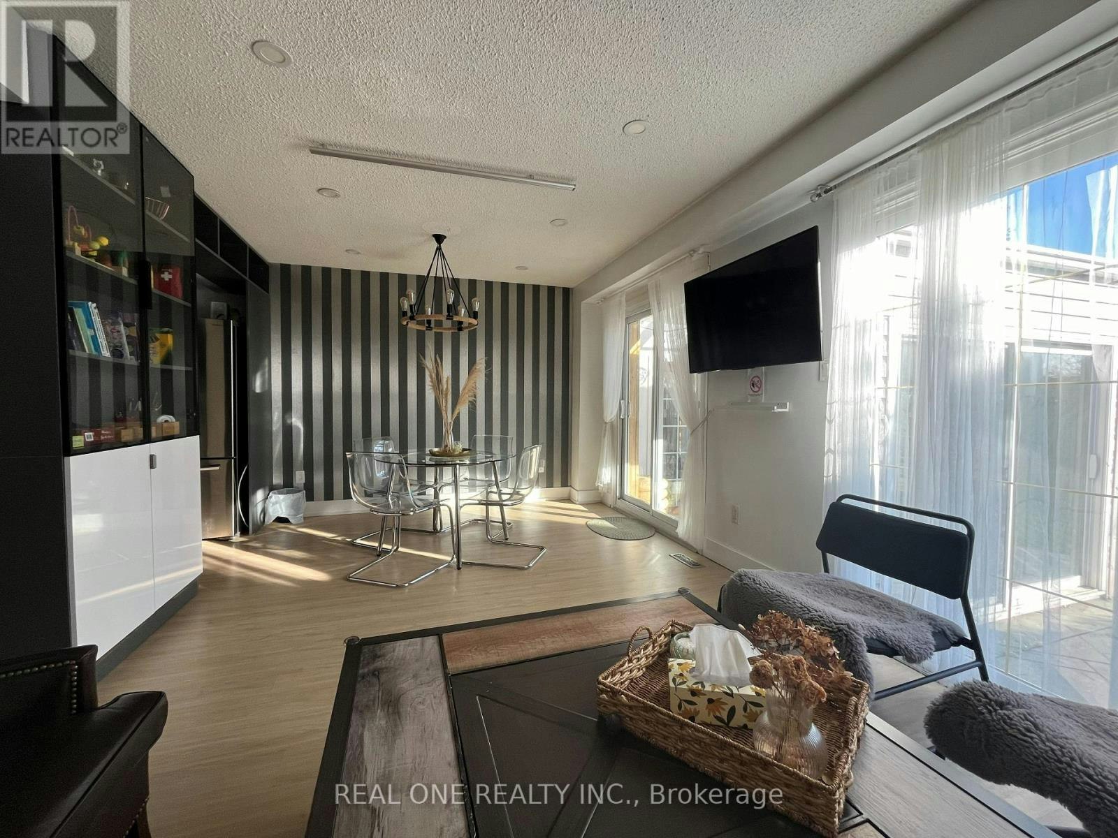 3245 Cambourne Crescent, Mississauga, ON, L5N 5G4 - 3