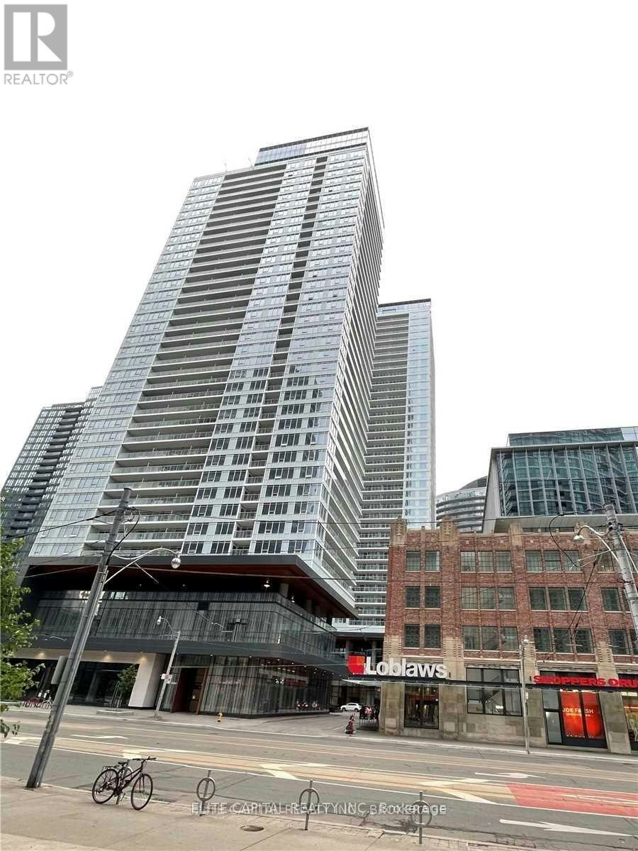 3607-19 Bathurst Street, Toronto, ON, M5V 0N2