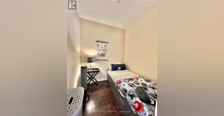 210-5327 Upper Middle Road, Burlington, ON, L7L 0E9 - 2