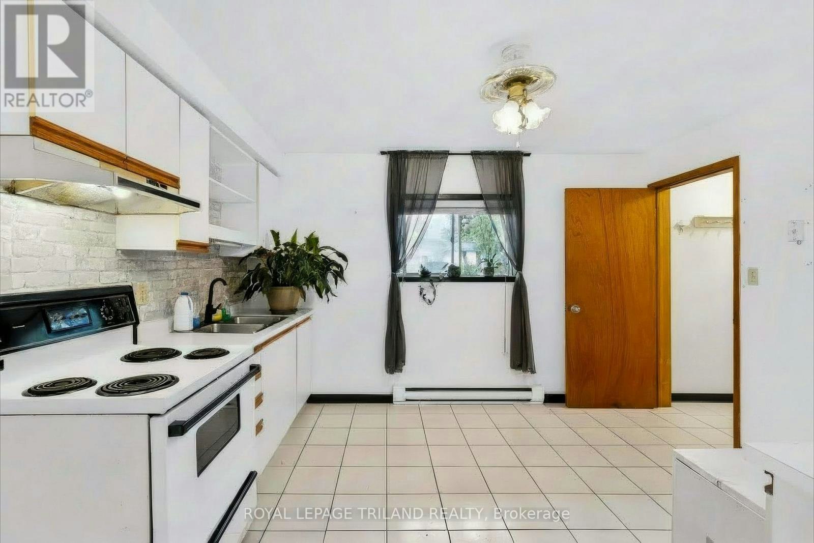 1-25 Edgeware Road SOUTH, St. Thomas, ON, N5P 2H1 - 3