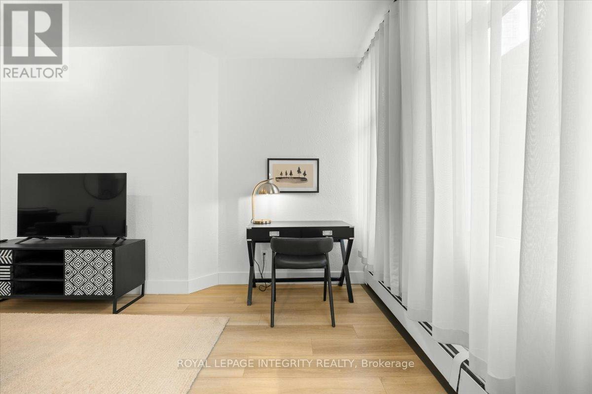 1017-161 Laurier Avenue W, Ottawa, ON, K1P 5J2 - 10