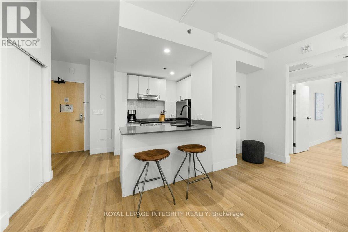 1311-161 Laurier Avenue W, Ottawa, ON, K1P 5J2 - 7
