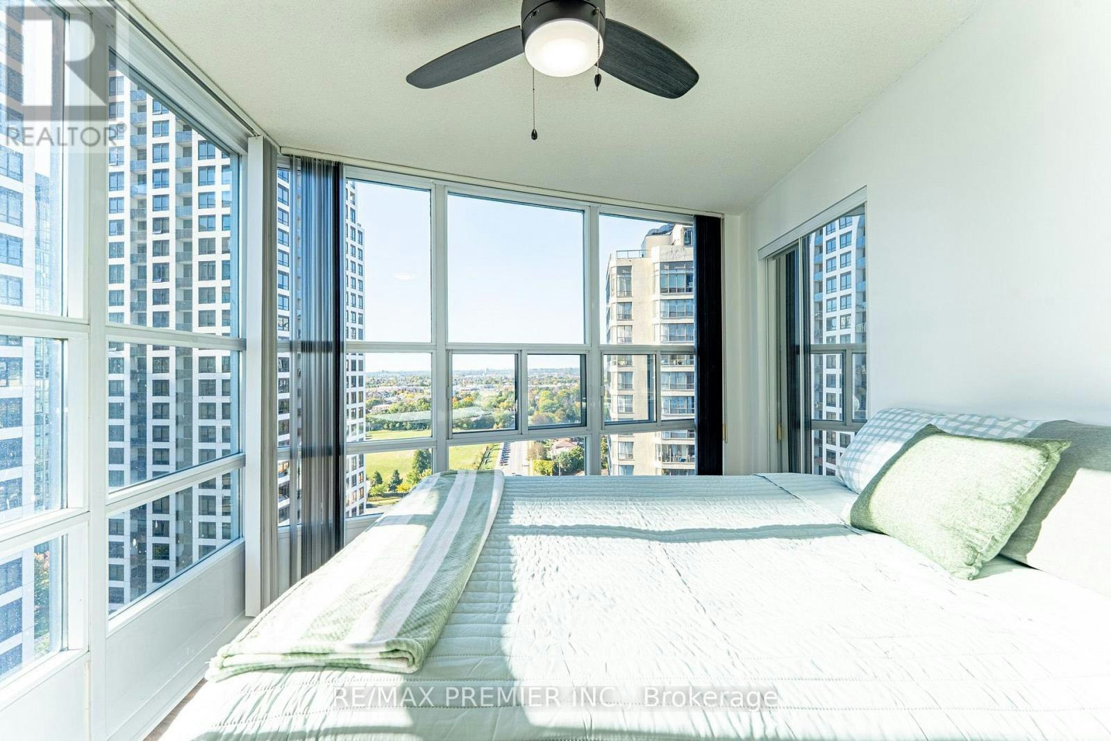2002-33 Elm Drive W, Mississauga, ON, L5B 4M2