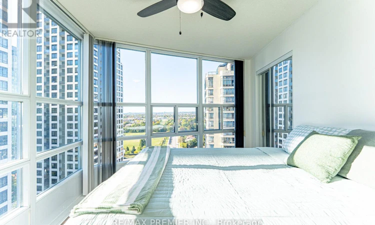 2002-33 Elm Drive W