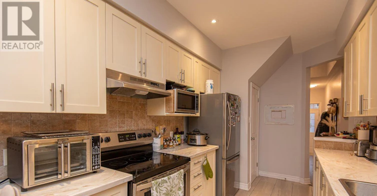 2025 Pennyroyal Crescent, Ottawa, ON, K4A 0S7 - 9