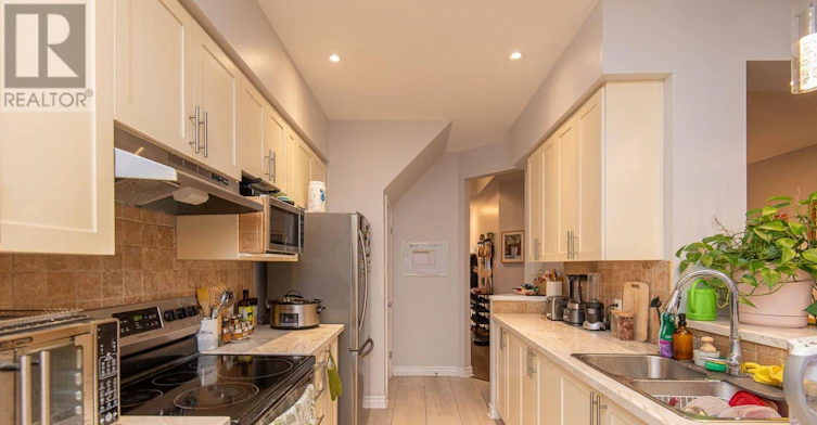 2025 Pennyroyal Crescent, Ottawa, ON, K4A 0S7 - 10