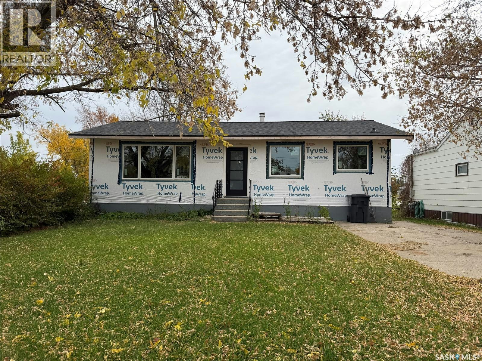 216 6th Street E, Wynyard, SK, S0A 4T0