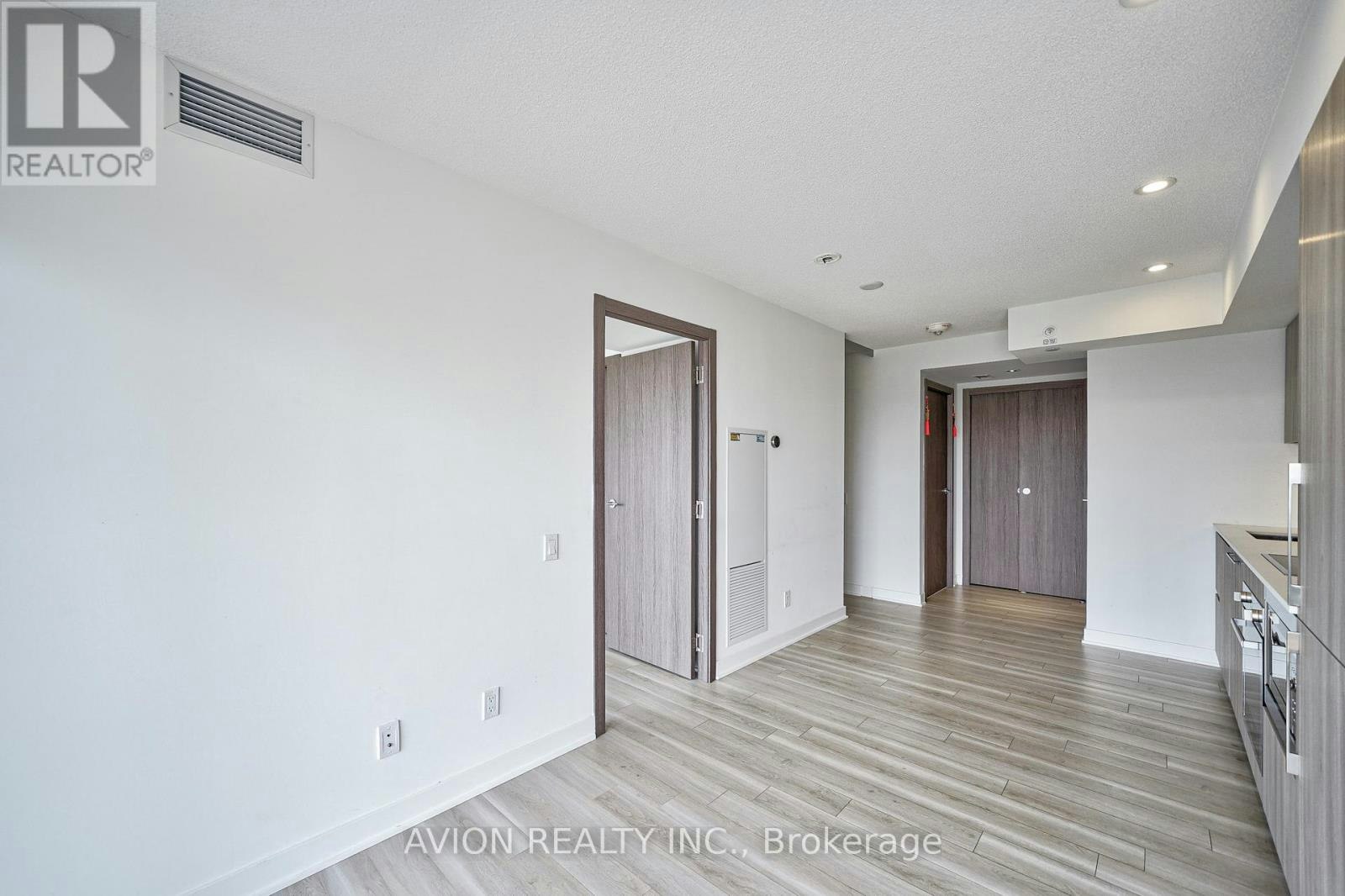 1916-17 Bathurst Street, Toronto, ON, M5V 0N1 - 16