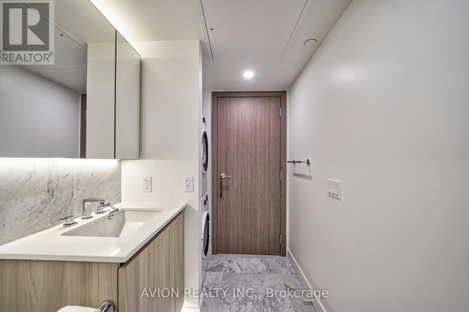 1916-17 Bathurst Street, Toronto, ON, M5V 0N1 - 6