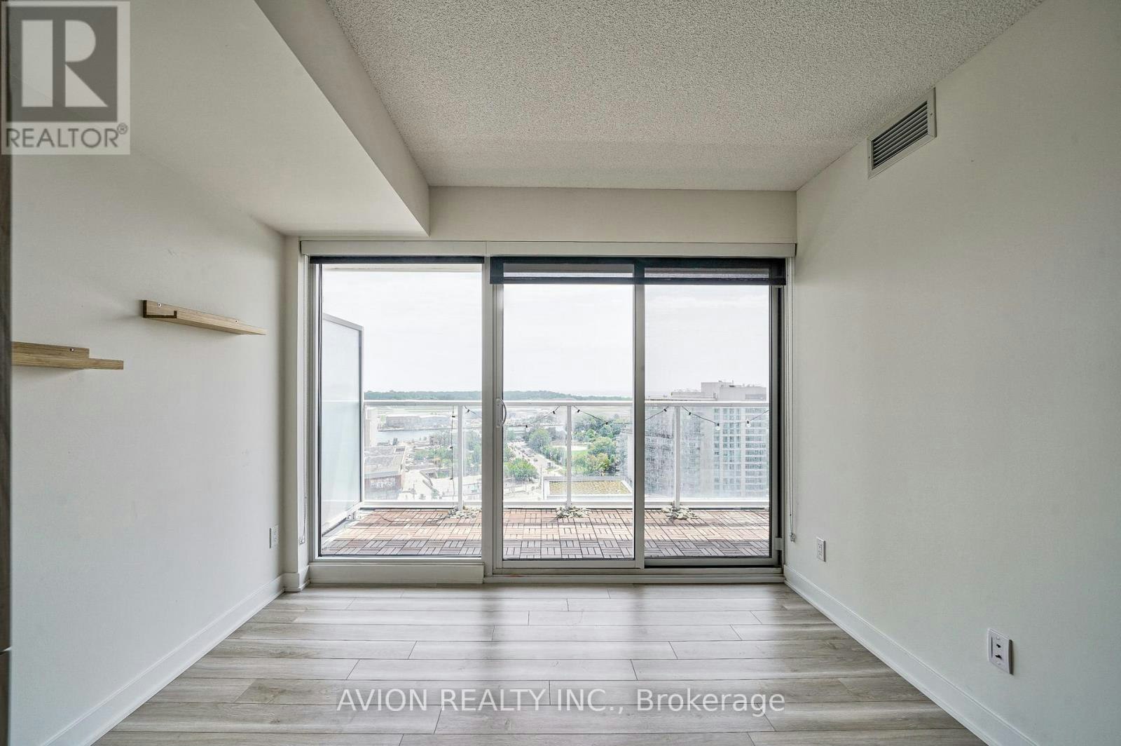 1916-17 Bathurst Street, Toronto, ON, M5V 0N1 - 14