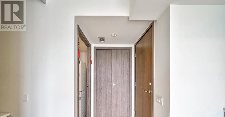 1916-17 Bathurst Street, Toronto, ON, M5V 0N1 - 3