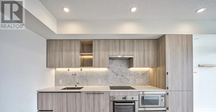 1916-17 Bathurst Street, Toronto, ON, M5V 0N1 - 9