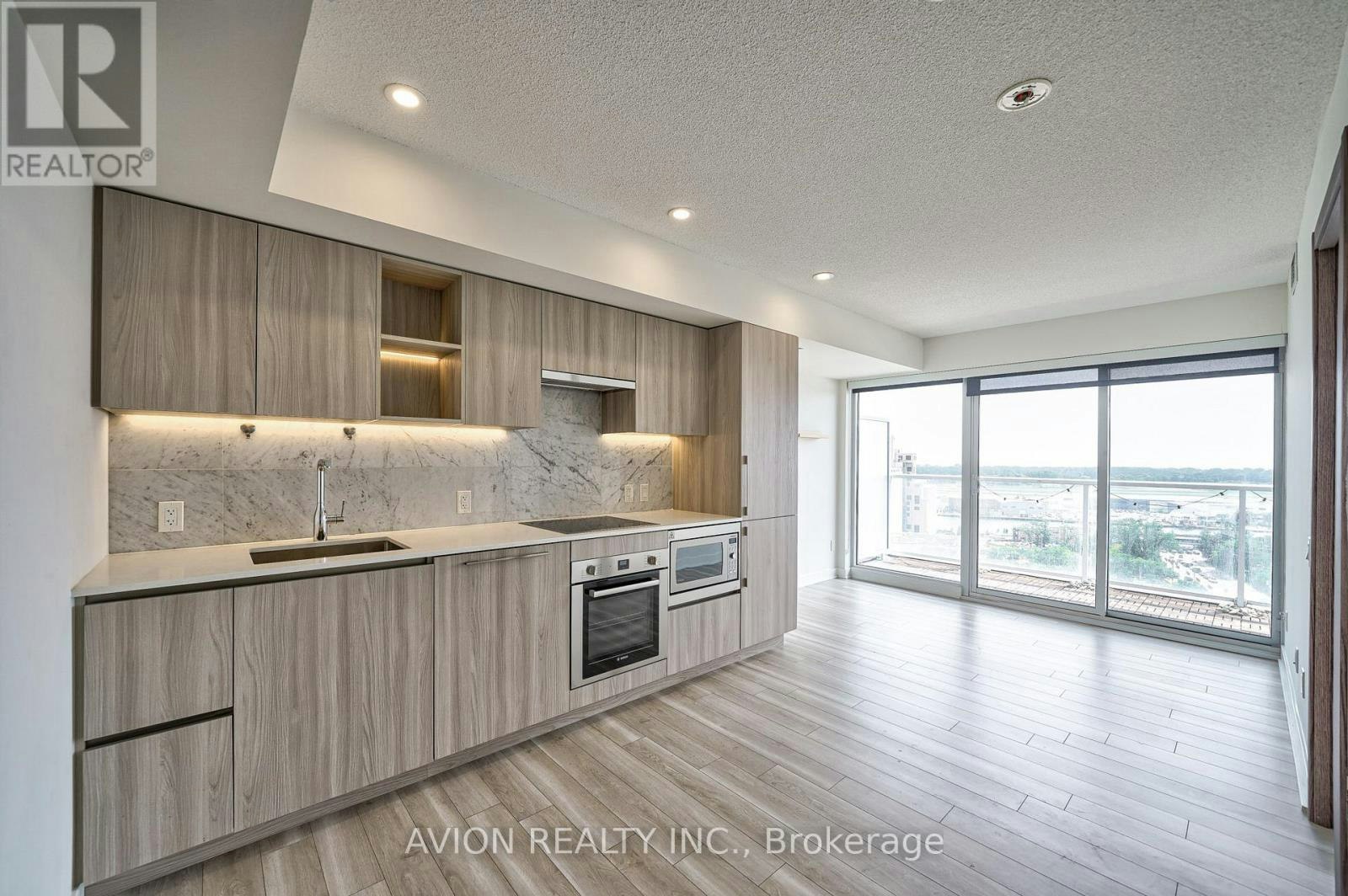 1916-17 Bathurst Street, Toronto, ON, M5V 0N1 - 8