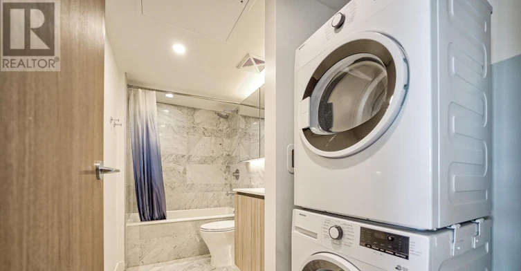 1916-17 Bathurst Street, Toronto, ON, M5V 0N1 - 4