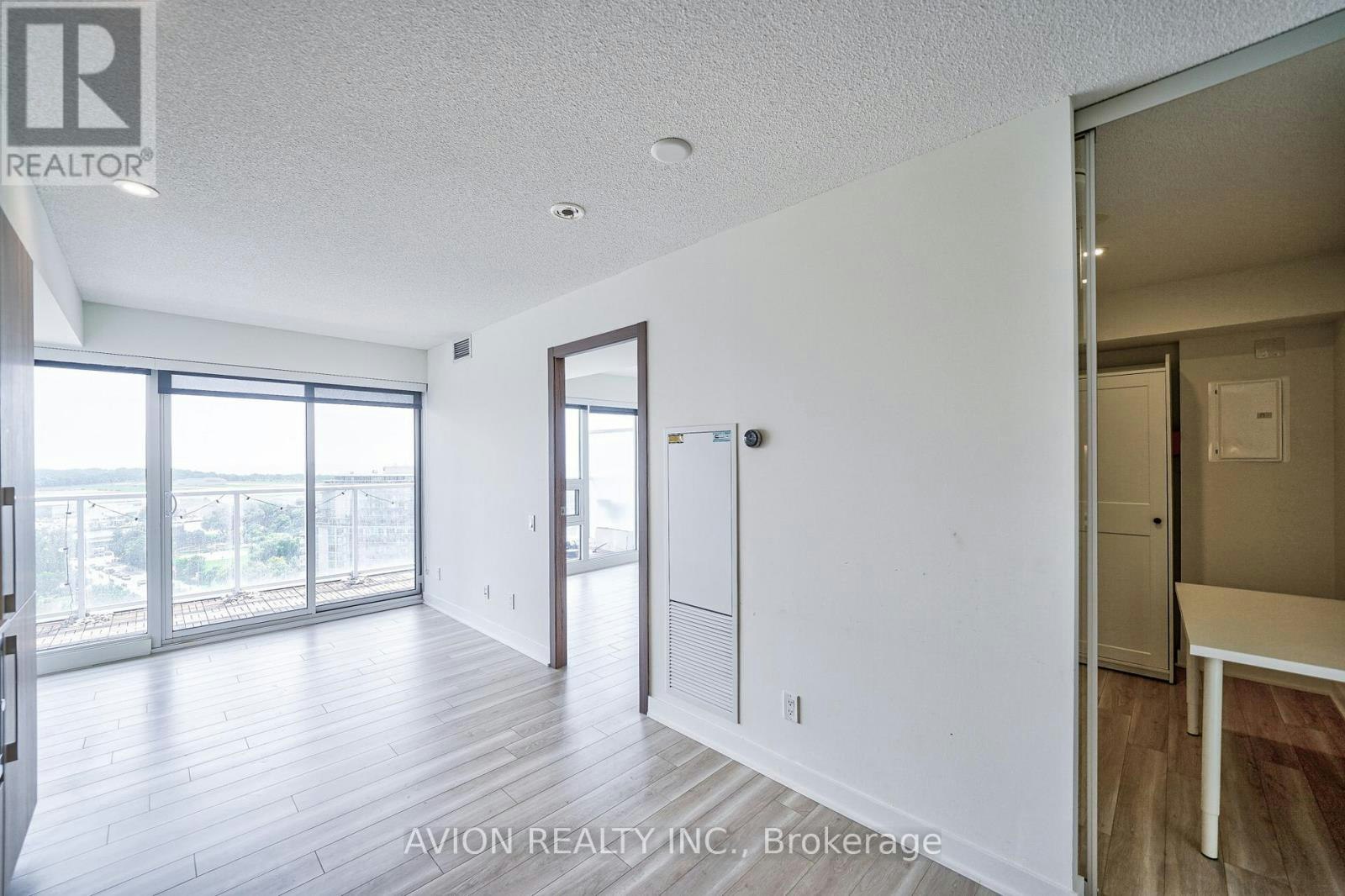1916-17 Bathurst Street, Toronto, ON, M5V 0N1 - 12