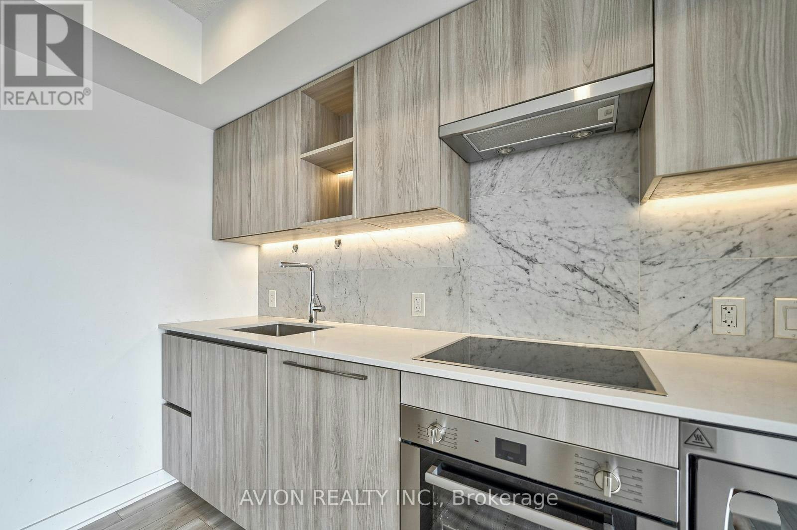 1916-17 Bathurst Street, Toronto, ON, M5V 0N1 - 11