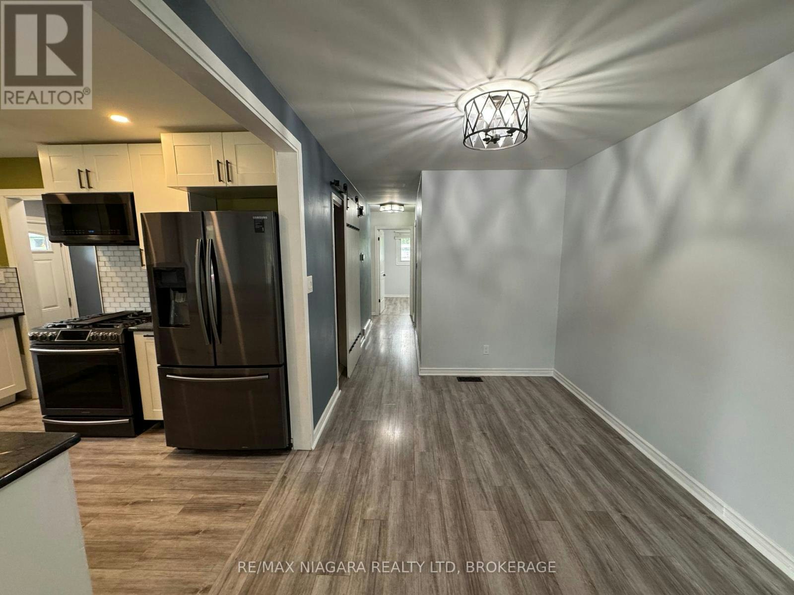 8 Lakehurst Drive, St. Catharines, ON, L2N 4C2 - 4