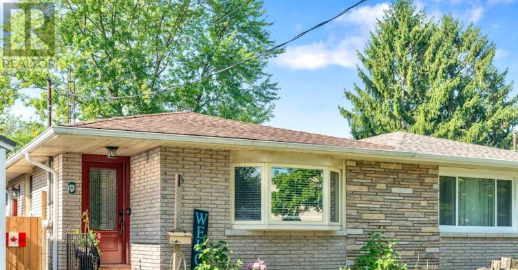 8 Lakehurst Drive, St. Catharines, ON, L2N 4C2