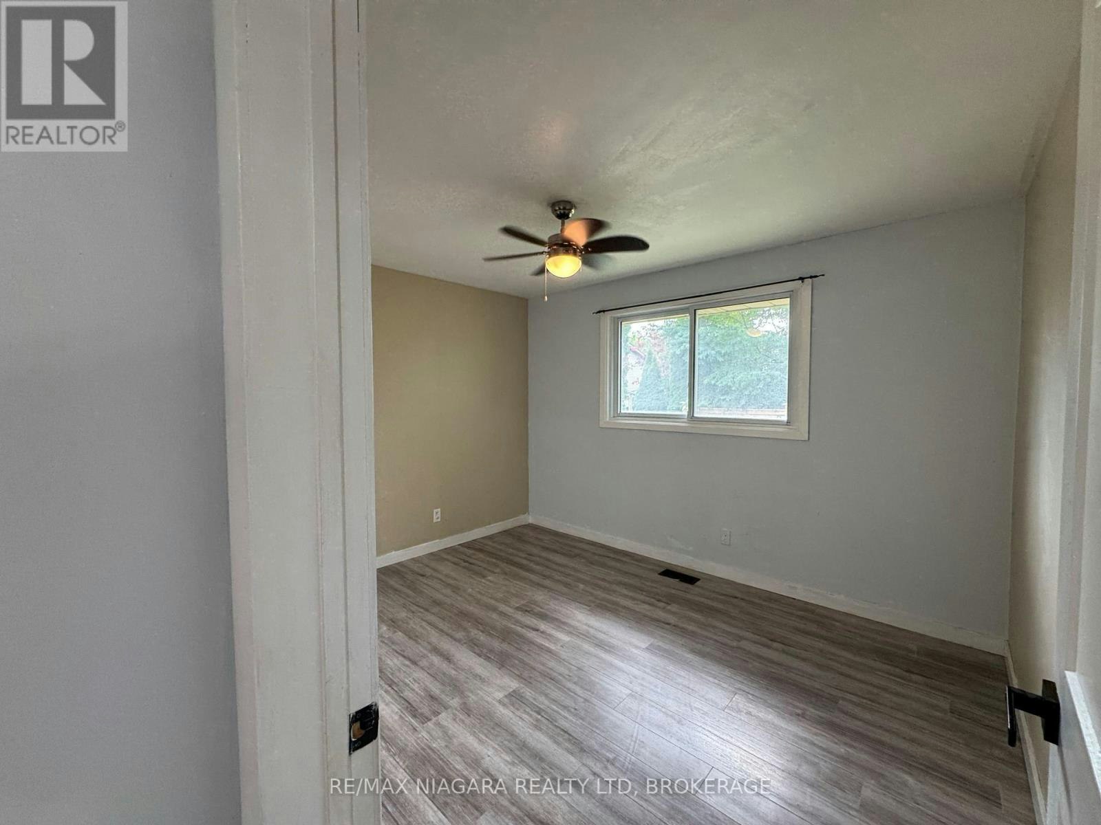 8 Lakehurst Drive, St. Catharines, ON, L2N 4C2 - 10