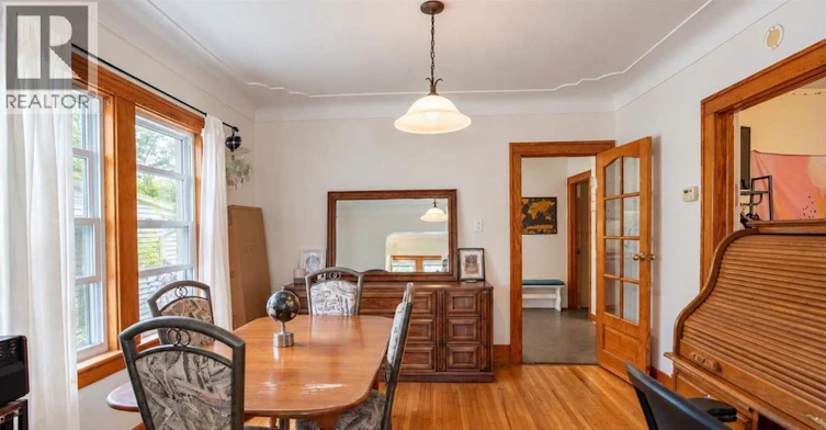1827 Moy Avenue, Windsor, ON, N8W 2M3 - 4