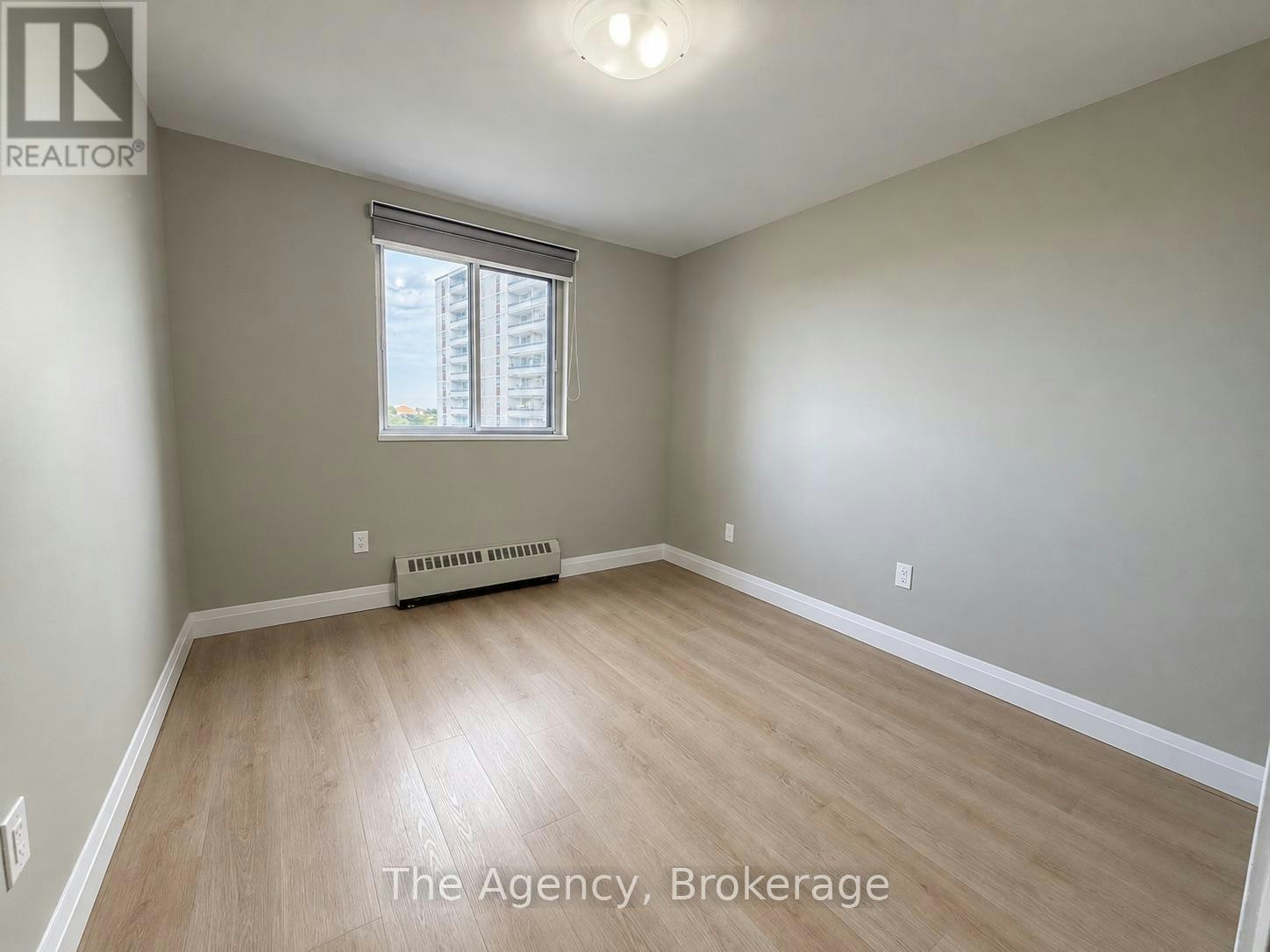 609-45 Paisley Boulevard W, Mississauga, ON, L5B 1E4 - 9