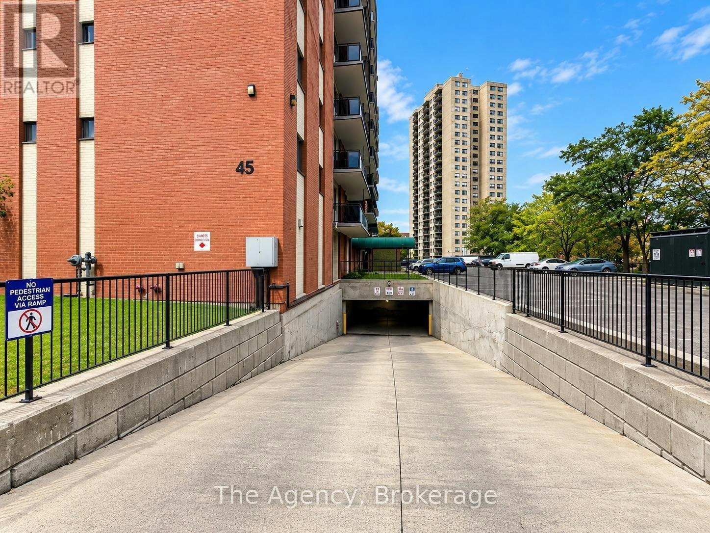 1009-45 Paisley Boulevard W, Mississauga, ON, L5B 1E4 - 3