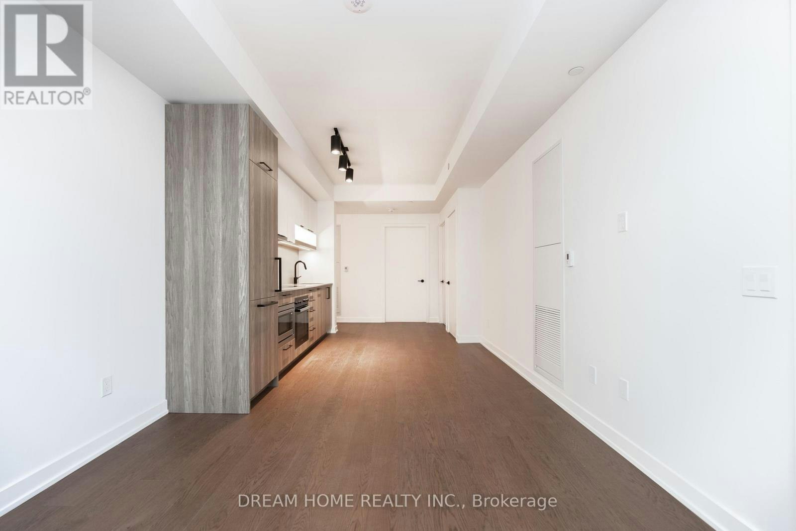 2002-91 Montclair Avenue, Toronto, ON, M5P 0B1 - 8