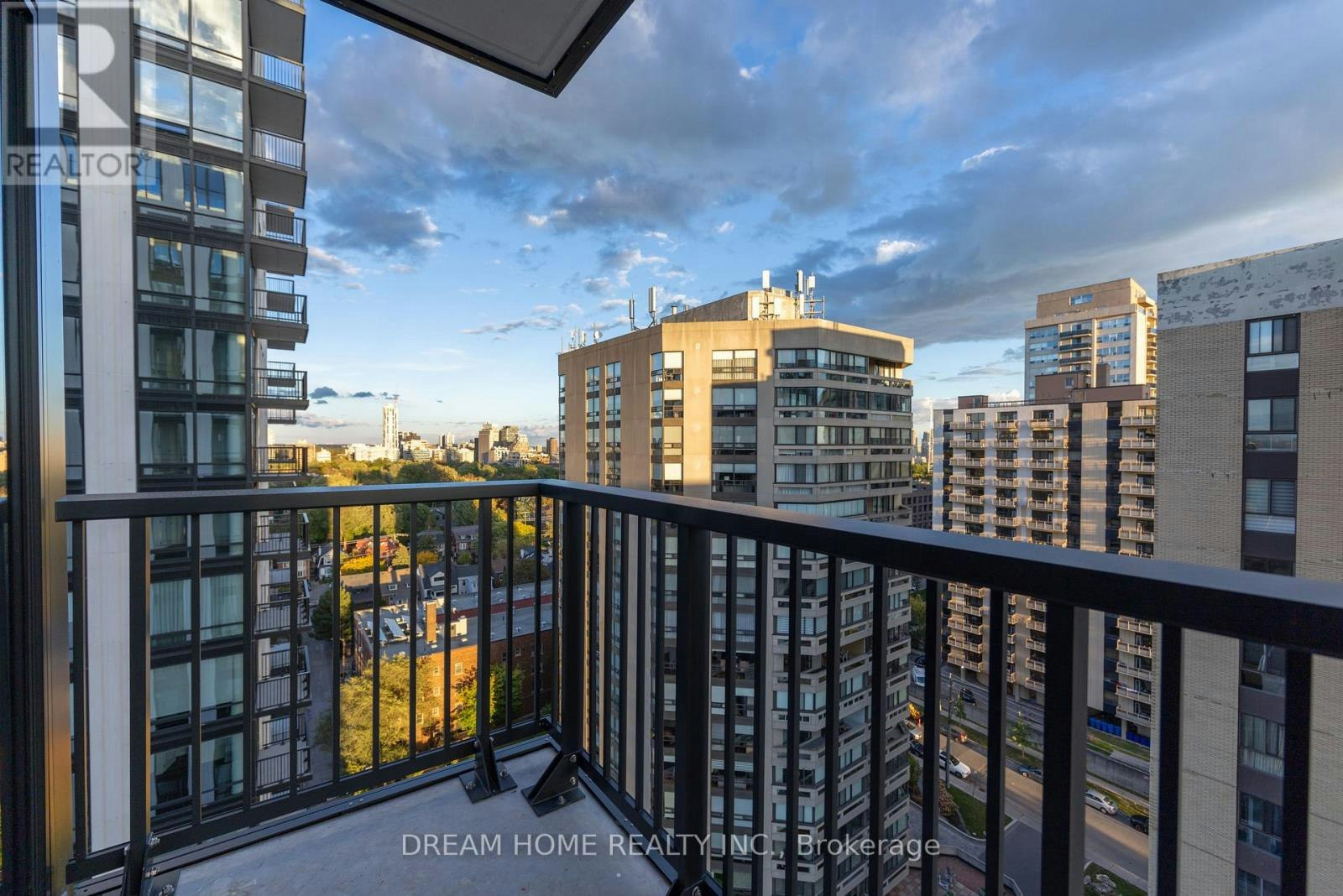 2002-91 Montclair Avenue, Toronto, ON, M5P 0B1 - 31